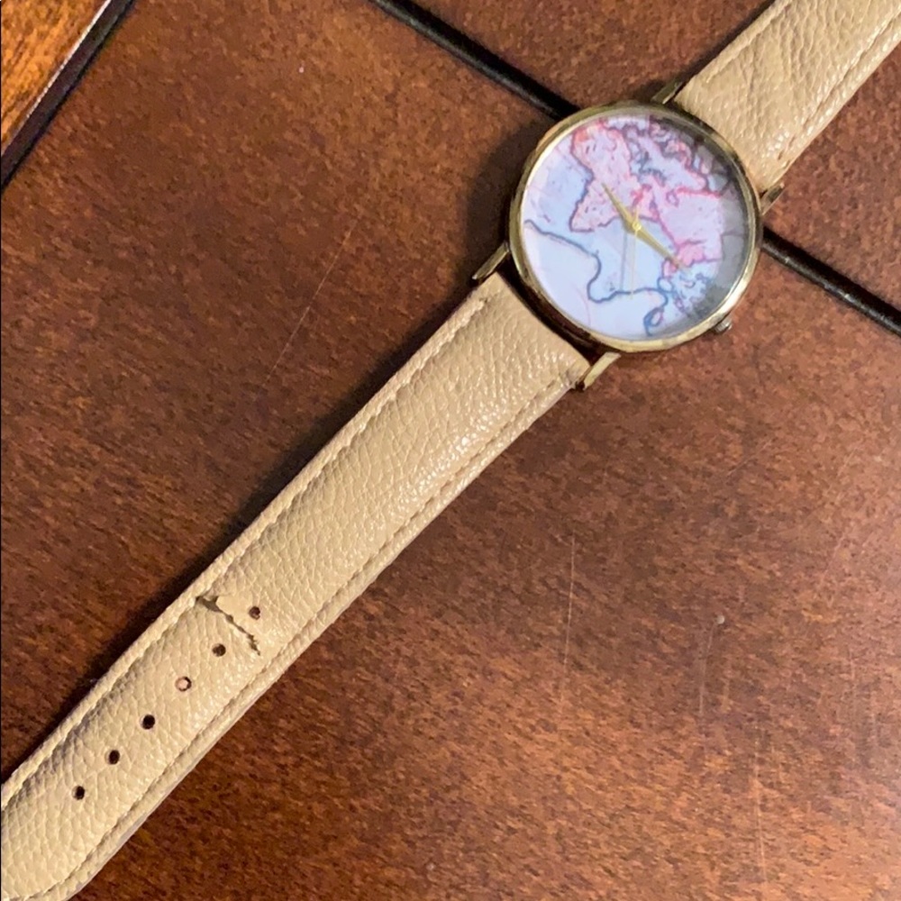 World Map Watch - Picture 3 of 5